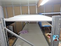 Metalen rek met planken - afbeelding 5 van  9