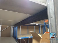 Metalen rek met planken - afbeelding 6 van  9