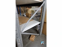 Metalen rek met planken - afbeelding 8 van  9