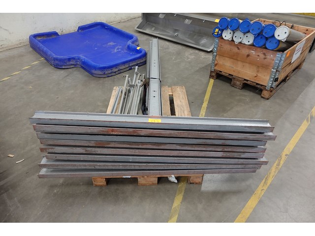 Metalen rek - afbeelding 2 van  7