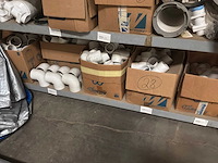 Metalen rekken met accessoires voor jacuzzi - afbeelding 7 van  8