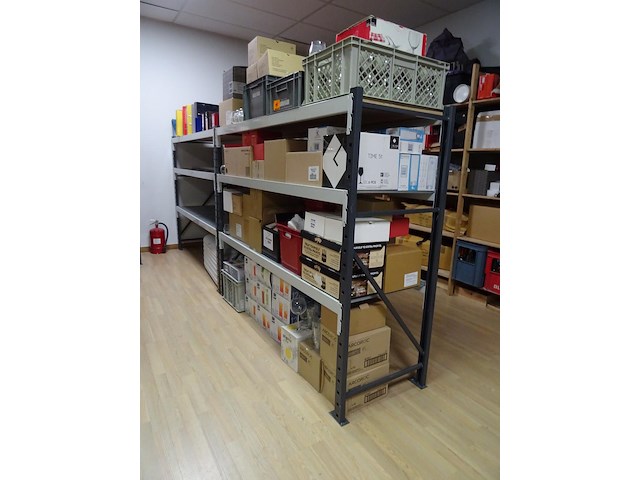 Metalen rekken - afbeelding 1 van  4