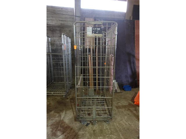 Metalen rolcontainer - afbeelding 2 van  2