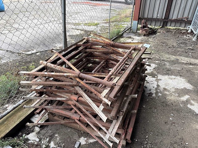 Metalen schragen (11x) - afbeelding 2 van  3