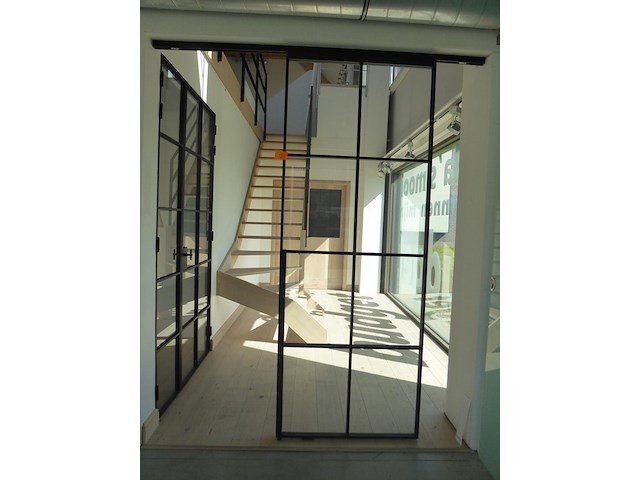 Metalen schuifdeur - afbeelding 1 van  1