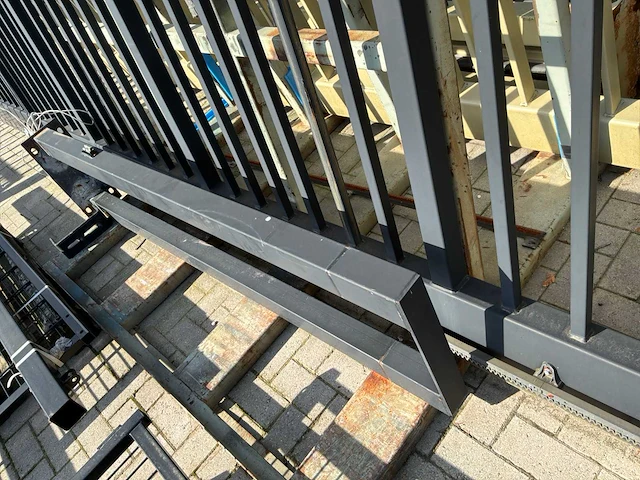 Metalen schuifpoort - afbeelding 4 van  9