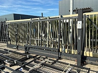 Metalen schuifpoort
