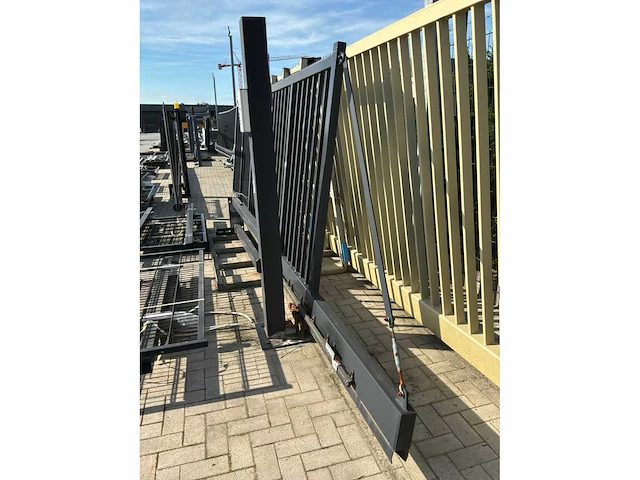 Metalen schuifpoort - afbeelding 2 van  9