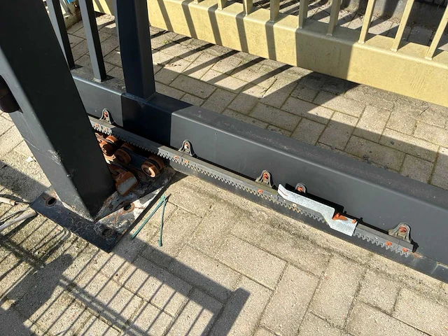 Metalen schuifpoort - afbeelding 3 van  9