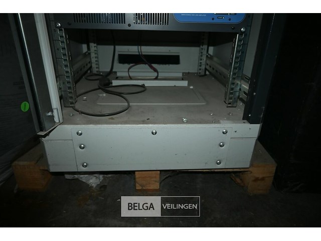 Metalen serverkast - afbeelding 4 van  5