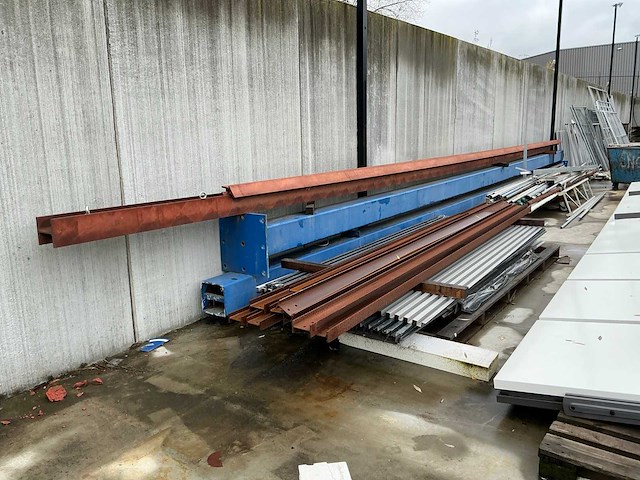 Metalen staander en h-profielen (2x) - afbeelding 1 van  10