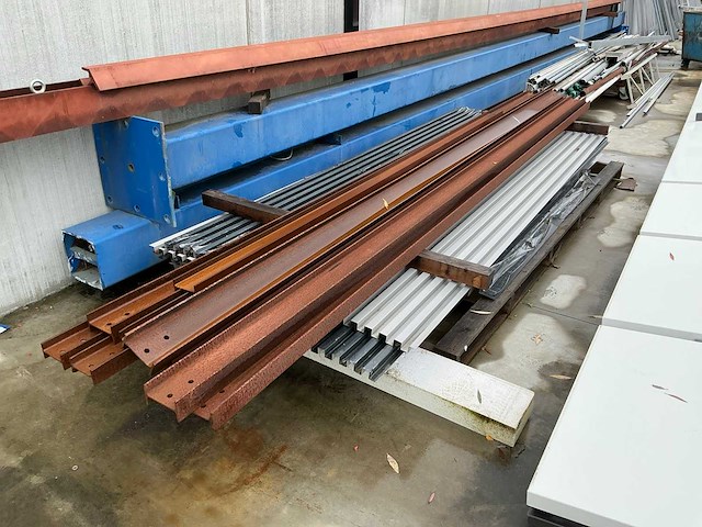 Metalen staander en h-profielen (2x) - afbeelding 3 van  10