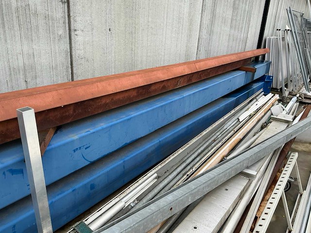 Metalen staander en h-profielen (2x) - afbeelding 7 van  10