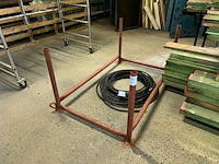 Metalen stapel pallet - afbeelding 1 van  4