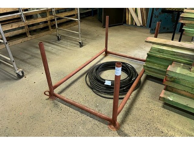 Metalen stapel pallet - afbeelding 2 van  4