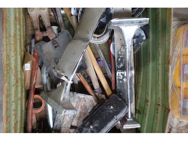 Metalen stapelbak + inhoud - afbeelding 3 van  4