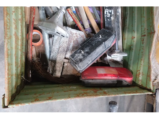 Metalen stapelbak + inhoud - afbeelding 4 van  4