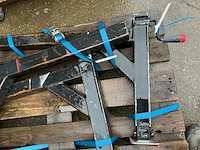 Metalen steun voeten (3x) - afbeelding 1 van  1