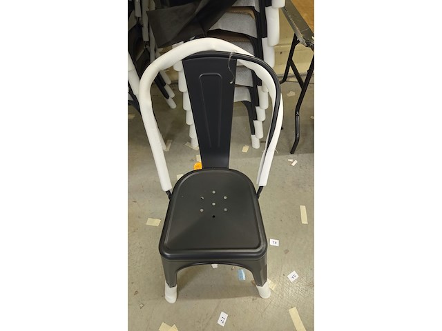 Metalen stoelen, nieuw - afbeelding 2 van  2