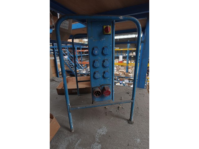 Metalen stroomverdeelkast - afbeelding 1 van  2