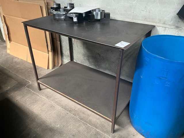 Metalen tafel (3x) - afbeelding 1 van  2