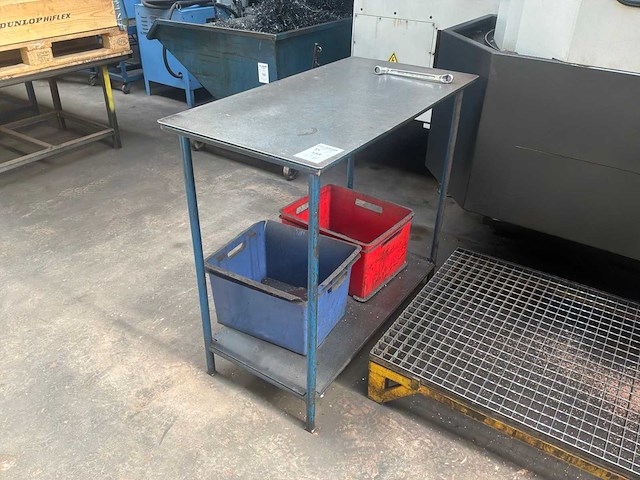 Metalen tafel (3x) - afbeelding 1 van  2