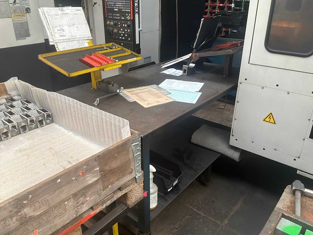 Metalen tafel (3x) - afbeelding 4 van  6