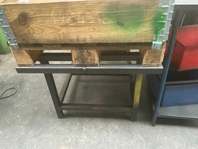 Metalen tafel (3x) - afbeelding 3 van  11