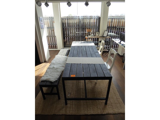 Metalen tafel met houten blad - afbeelding 3 van  4