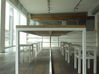 Metalen tafel met houten blad - afbeelding 3 van  4