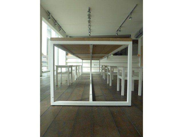 Metalen tafel met houten blad - afbeelding 4 van  4