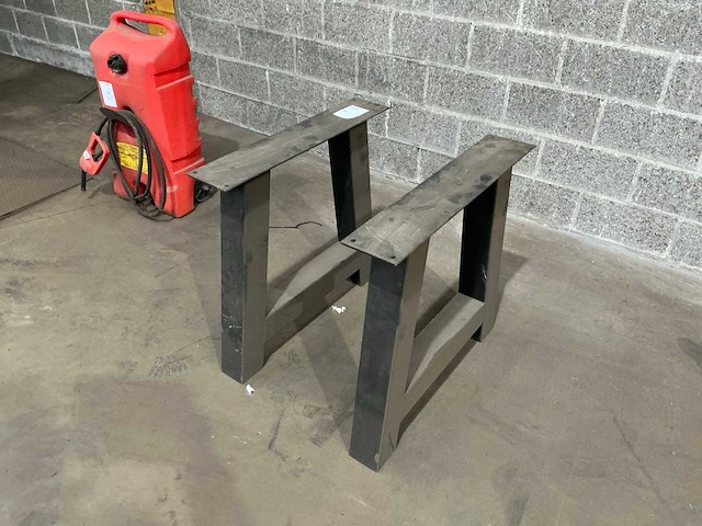 Metalen tafel onderstel - afbeelding 1 van  3