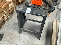 Metalen tafel - afbeelding 1 van  4