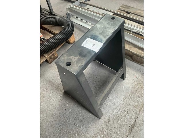 Metalen tafel - afbeelding 3 van  4