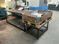 Metalen tafel - afbeelding 1 van  6