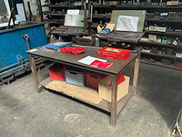 Metalen tafel - afbeelding 1 van  5