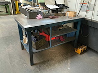 Metalen tafel - afbeelding 1 van  4