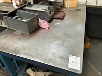Metalen tafel - afbeelding 3 van  4