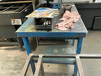 Metalen tafel - afbeelding 2 van  4