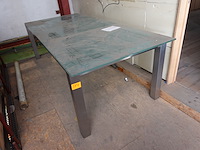 Metalen tafel - afbeelding 1 van  3