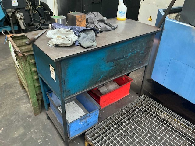 Metalen tafel - afbeelding 4 van  6