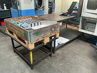Metalen tafel - afbeelding 2 van  6