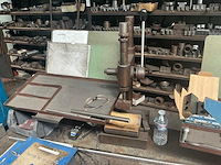 Metalen tafel - afbeelding 4 van  5