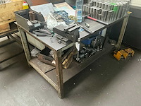 Metalen tafel - afbeelding 2 van  3