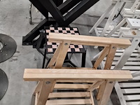 Metalen tafelonderstellen en houten schragen - afbeelding 2 van  5