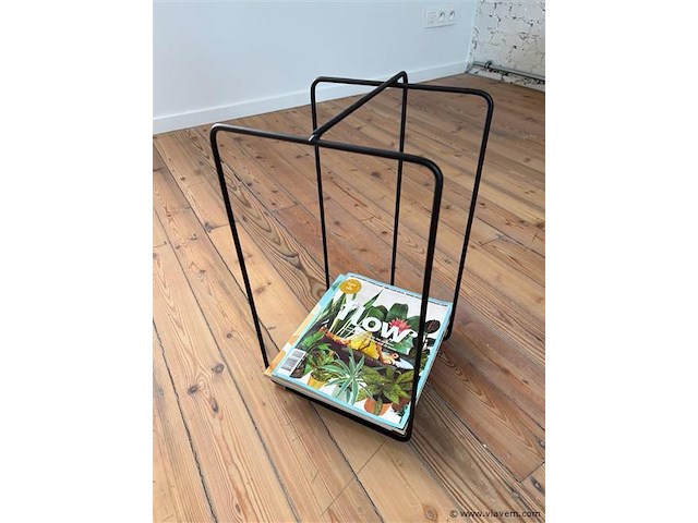 Metalen tijdschrifthouder - afbeelding 1 van  1