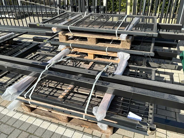 Metalen toegangspoort (5x) - afbeelding 1 van  6