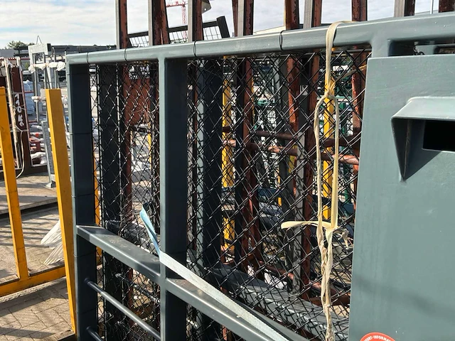 Metalen toegangspoort met brievenbus - afbeelding 6 van  10