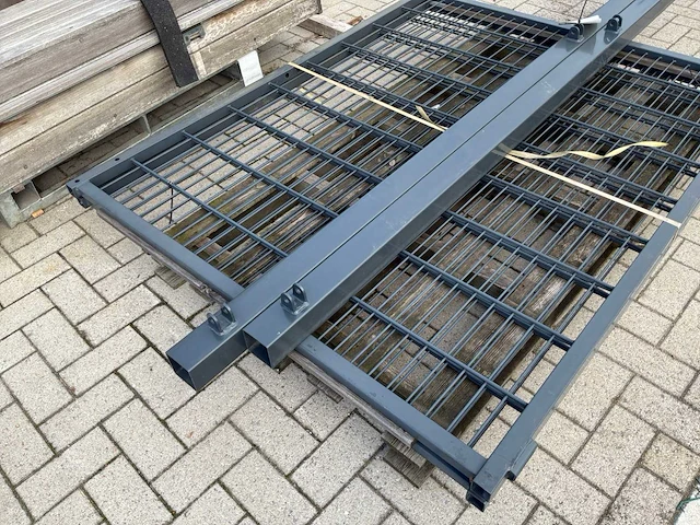 Metalen toegangspoort - afbeelding 3 van  3