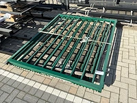 Metalen toegangspoort